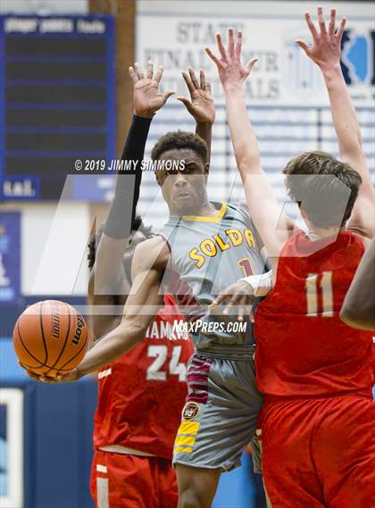 Thumbnail 3 in Chaminade vs. Soldan International Studies photogallery.