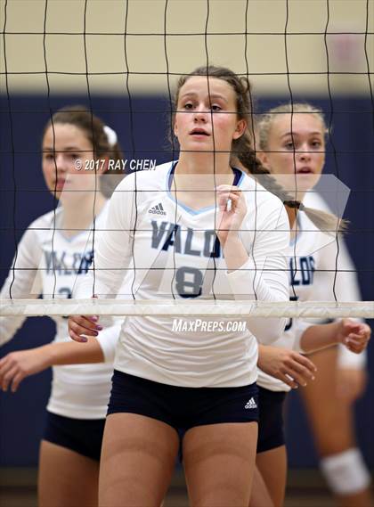 Thumbnail 2 in Regis Jesuit @ Valor Christian photogallery.
