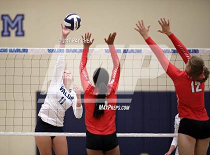 Thumbnail 2 in Regis Jesuit @ Valor Christian photogallery.