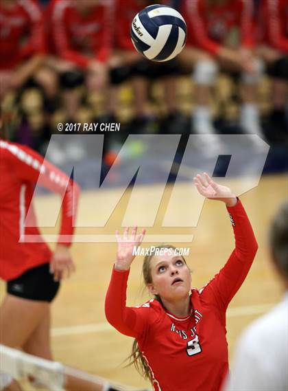 Thumbnail 2 in Regis Jesuit @ Valor Christian photogallery.
