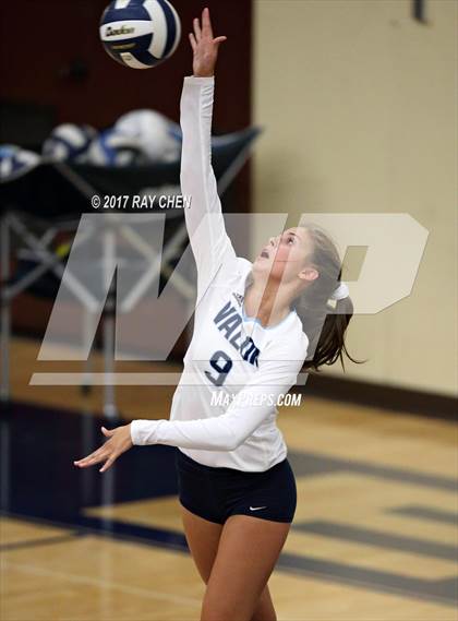 Thumbnail 3 in Regis Jesuit @ Valor Christian photogallery.