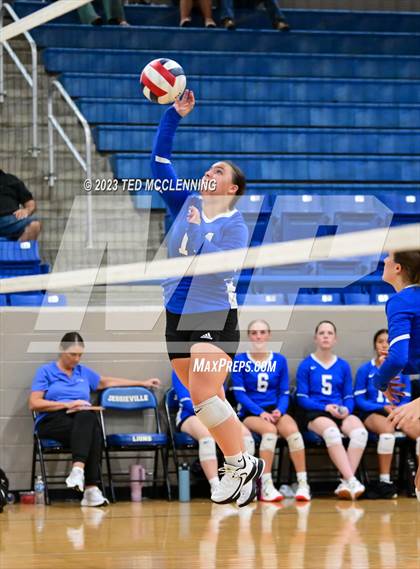 Thumbnail 1 in Perryville @ Jessieville photogallery.