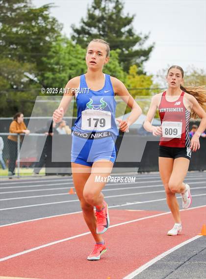 Thumbnail 3 in Bryan Bradley Viking Track Classic (1600m) photogallery.