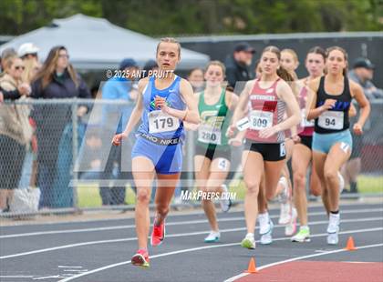 Thumbnail 3 in Bryan Bradley Viking Track Classic (1600m) photogallery.