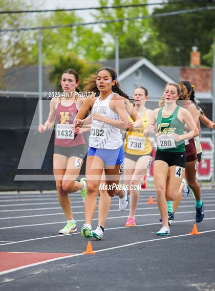 Thumbnail 2 in Bryan Bradley Viking Track Classic (1600m) photogallery.