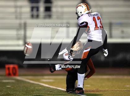Thumbnail 2 in Half Moon Bay vs. Menlo School (CIF CCS Division 5 Final) photogallery.