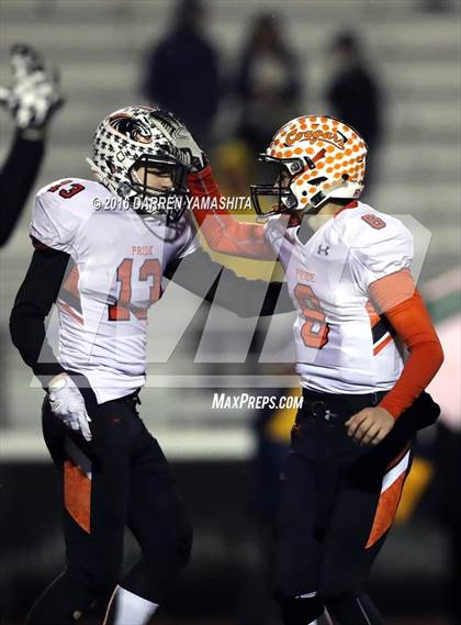 Thumbnail 3 in Half Moon Bay vs. Menlo School (CIF CCS Division 5 Final) photogallery.