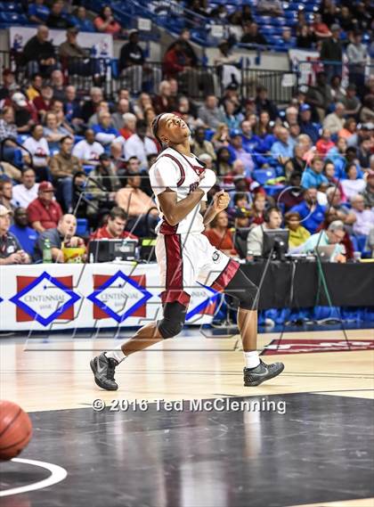 Thumbnail 2 in East Poinsett County vs. Earle (AAA 2A Final) photogallery.
