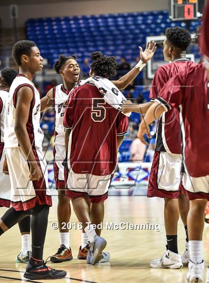 Thumbnail 3 in East Poinsett County vs. Earle (AAA 2A Final) photogallery.