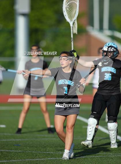 Thumbnail 2 in Midd-West vs Danville (PIAA District IV Class AA Semi-final) photogallery.