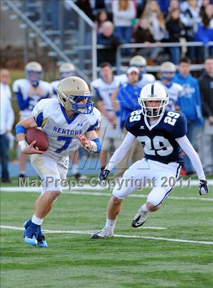 Thumbnail 1 in Newtown vs. Staples (CIAC Class LL Semifinal) photogallery.