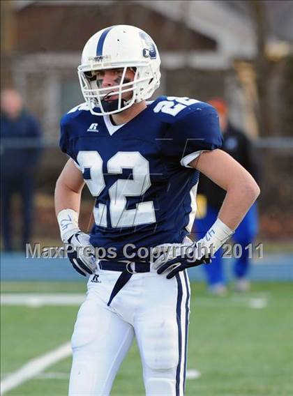 Thumbnail 2 in Newtown vs. Staples (CIAC Class LL Semifinal) photogallery.
