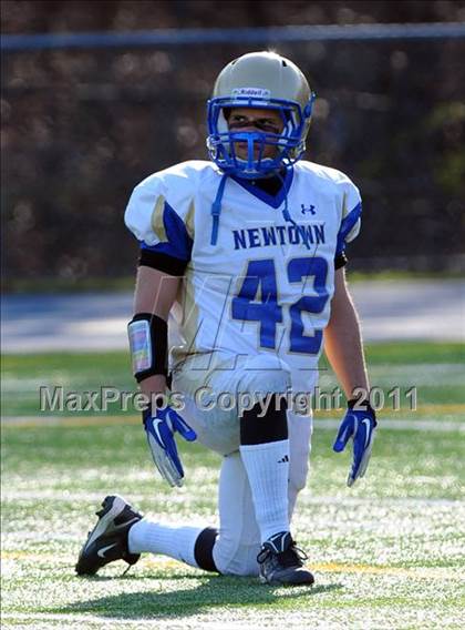 Thumbnail 1 in Newtown vs. Staples (CIAC Class LL Semifinal) photogallery.