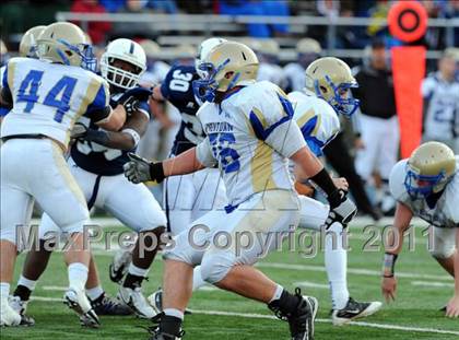 Thumbnail 2 in Newtown vs. Staples (CIAC Class LL Semifinal) photogallery.