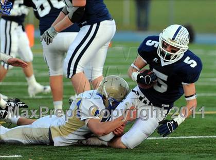 Thumbnail 2 in Newtown vs. Staples (CIAC Class LL Semifinal) photogallery.