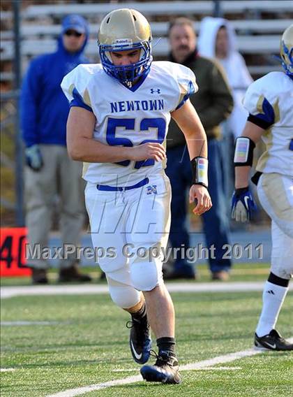 Thumbnail 2 in Newtown vs. Staples (CIAC Class LL Semifinal) photogallery.