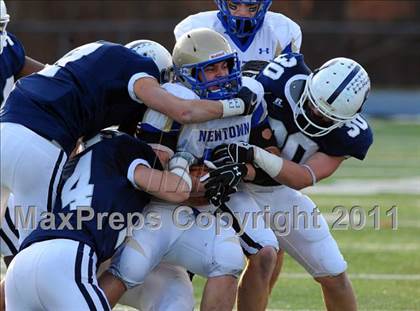 Thumbnail 2 in Newtown vs. Staples (CIAC Class LL Semifinal) photogallery.