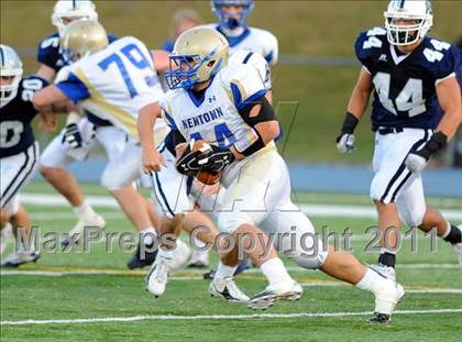 Thumbnail 3 in Newtown vs. Staples (CIAC Class LL Semifinal) photogallery.