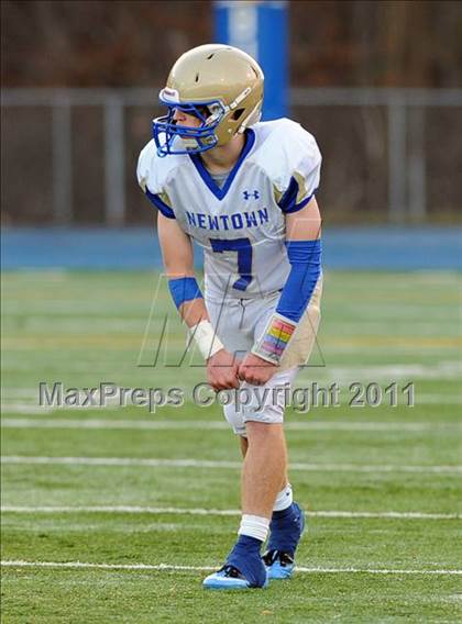 Thumbnail 2 in Newtown vs. Staples (CIAC Class LL Semifinal) photogallery.