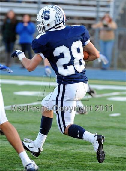 Thumbnail 2 in Newtown vs. Staples (CIAC Class LL Semifinal) photogallery.