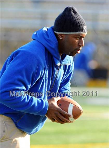 Thumbnail 1 in Newtown vs. Staples (CIAC Class LL Semifinal) photogallery.