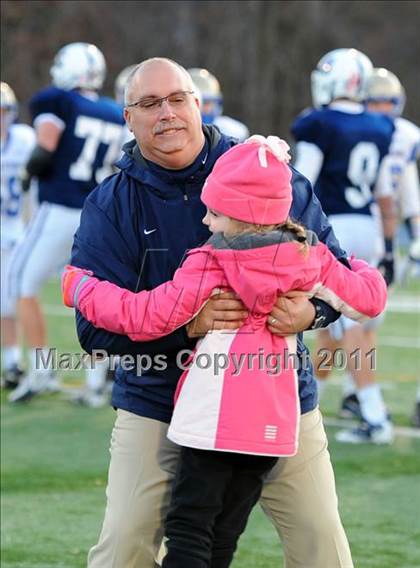 Thumbnail 2 in Newtown vs. Staples (CIAC Class LL Semifinal) photogallery.