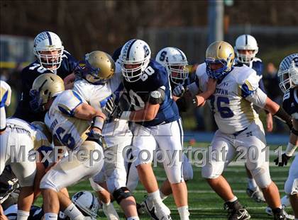 Thumbnail 3 in Newtown vs. Staples (CIAC Class LL Semifinal) photogallery.