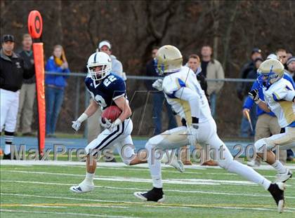 Thumbnail 3 in Newtown vs. Staples (CIAC Class LL Semifinal) photogallery.