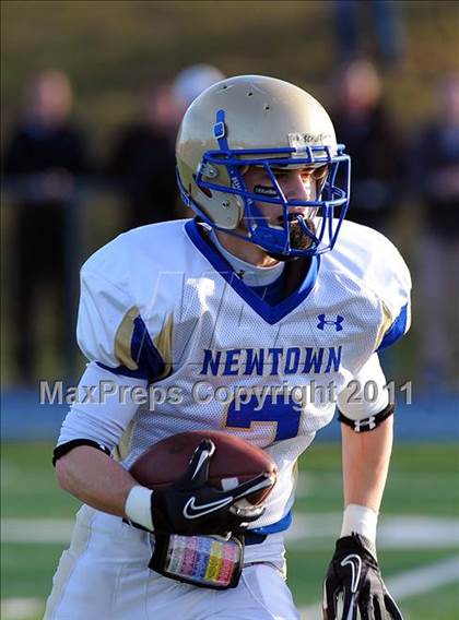Thumbnail 1 in Newtown vs. Staples (CIAC Class LL Semifinal) photogallery.