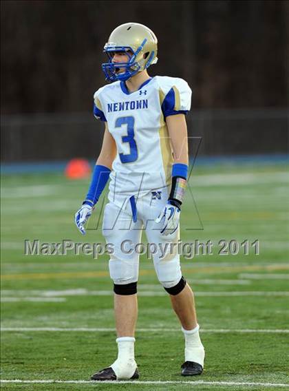 Thumbnail 3 in Newtown vs. Staples (CIAC Class LL Semifinal) photogallery.