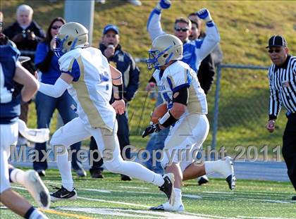 Thumbnail 3 in Newtown vs. Staples (CIAC Class LL Semifinal) photogallery.