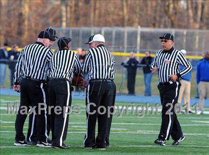 Thumbnail 2 in Newtown vs. Staples (CIAC Class LL Semifinal) photogallery.
