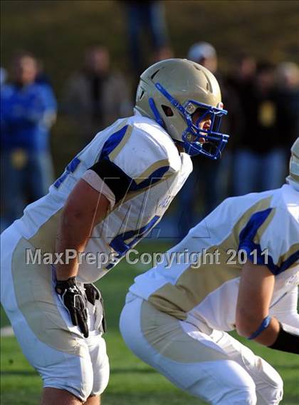 Thumbnail 1 in Newtown vs. Staples (CIAC Class LL Semifinal) photogallery.