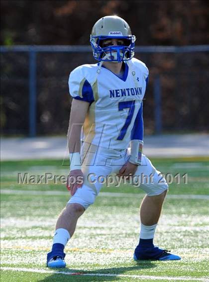 Thumbnail 3 in Newtown vs. Staples (CIAC Class LL Semifinal) photogallery.