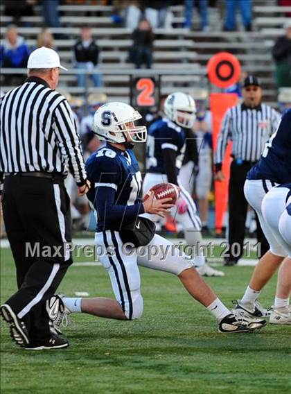Thumbnail 2 in Newtown vs. Staples (CIAC Class LL Semifinal) photogallery.