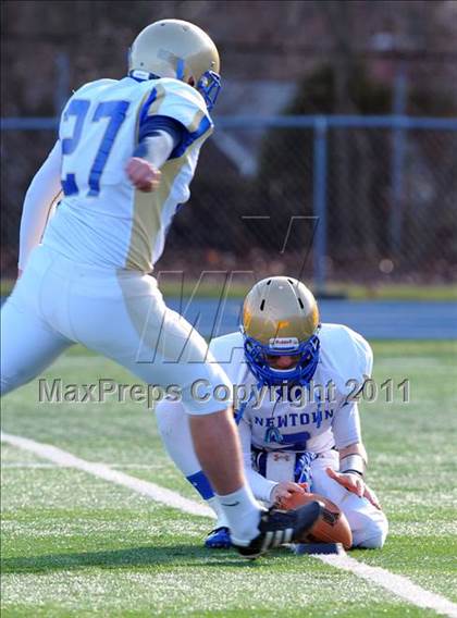 Thumbnail 1 in Newtown vs. Staples (CIAC Class LL Semifinal) photogallery.