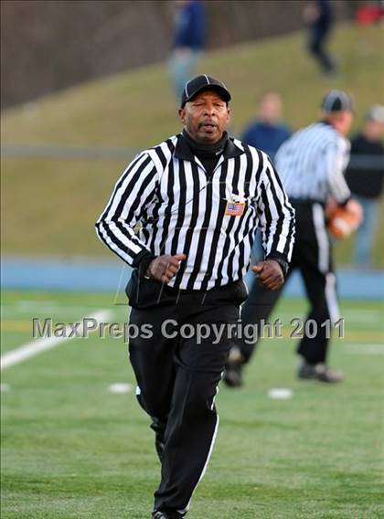 Thumbnail 1 in Newtown vs. Staples (CIAC Class LL Semifinal) photogallery.