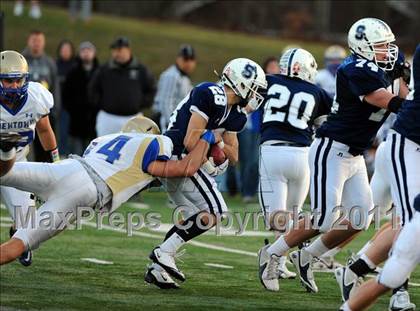 Thumbnail 2 in Newtown vs. Staples (CIAC Class LL Semifinal) photogallery.