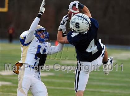 Thumbnail 2 in Newtown vs. Staples (CIAC Class LL Semifinal) photogallery.