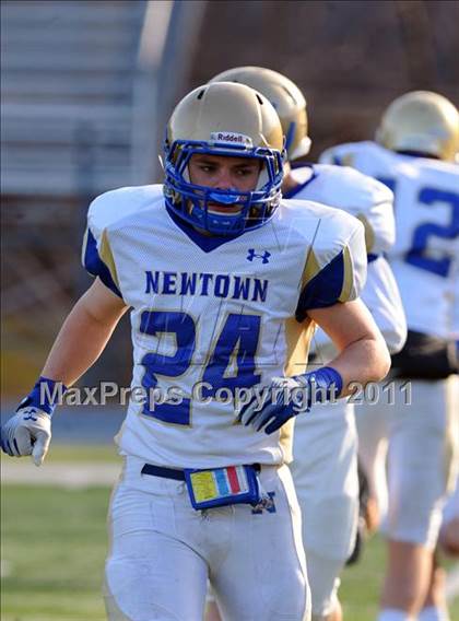 Thumbnail 1 in Newtown vs. Staples (CIAC Class LL Semifinal) photogallery.