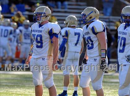 Thumbnail 1 in Newtown vs. Staples (CIAC Class LL Semifinal) photogallery.