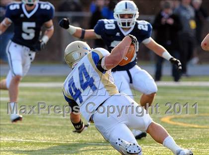 Thumbnail 2 in Newtown vs. Staples (CIAC Class LL Semifinal) photogallery.