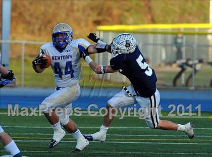 Thumbnail 2 in Newtown vs. Staples (CIAC Class LL Semifinal) photogallery.