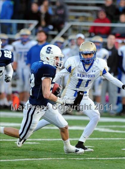 Thumbnail 1 in Newtown vs. Staples (CIAC Class LL Semifinal) photogallery.