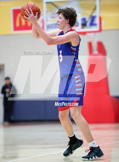 Thumbnail 1 in Deer Park vs. Pearce (McDonald's Texas Invitational) photogallery.