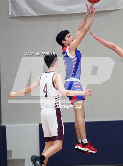 Thumbnail 1 in Deer Park vs. Pearce (McDonald's Texas Invitational) photogallery.