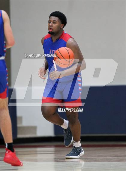 Thumbnail 2 in Deer Park vs. Pearce (McDonald's Texas Invitational) photogallery.
