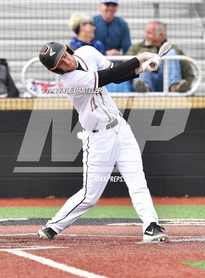 Thumbnail 1 in Holliday vs Burkburnett (Walker Stallcup Tournament) photogallery.