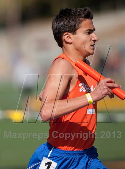 Thumbnail 3 in Ventura Invitational 4X1600M Relay photogallery.