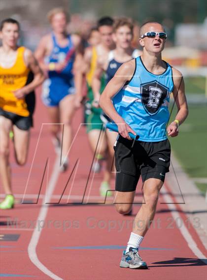 Thumbnail 1 in Ventura Invitational 4X1600M Relay photogallery.